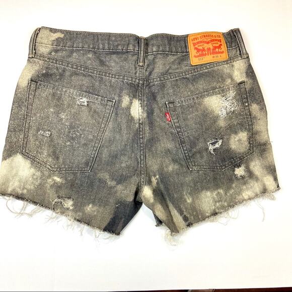 Levi’s 513 Cut Off Bleached Distressed Shorts - Picture 2 of 8